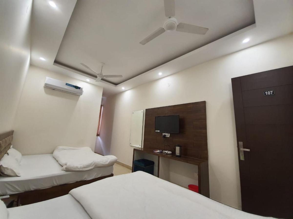 New Gokul Grand Hotel Dehradun Eksteriør billede