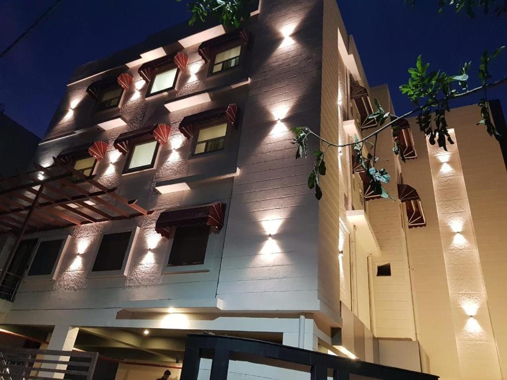 New Gokul Grand Hotel Dehradun Eksteriør billede