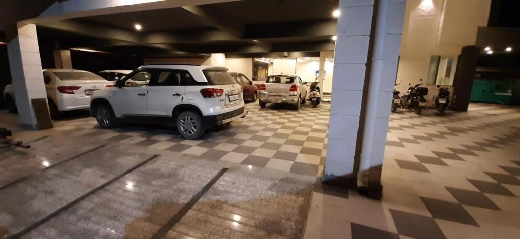 New Gokul Grand Hotel Dehradun Eksteriør billede